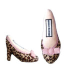 Manalo Barknik Shoe Toy (Pink Trim)